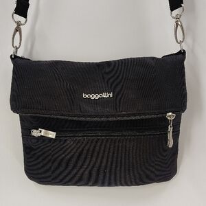 Baggallini Flip Zip Crossbody Black Adjustable Strap Zip Top